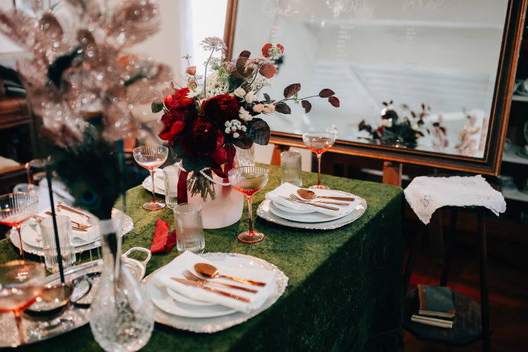 Wedding table setting with flowers